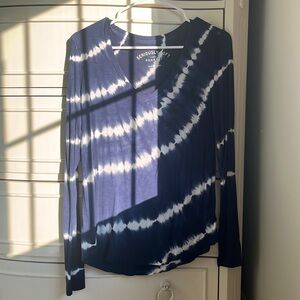 Aeropostale Seriously Soft V-Neck Tee in size S